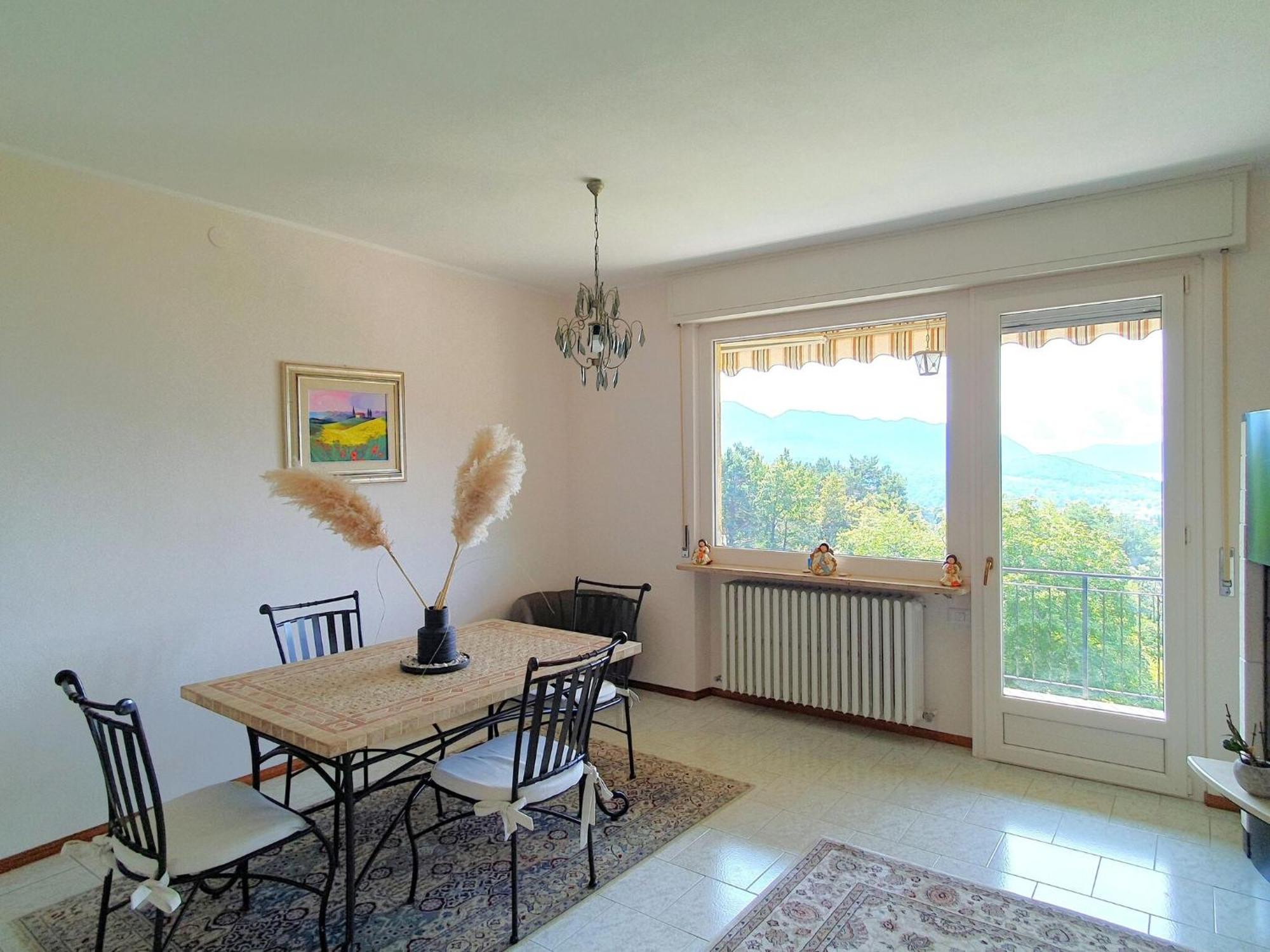 Villa With Enchanting Garden Overlooking The Lake Luino Bagian luar foto